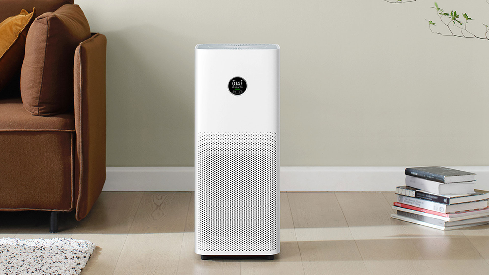 طراحی مینیمال تصفیه کننده هوای شیائومی، با خطوط صاف و رنگ سفید خنثی، آن را به یک عنصر دکوراتیو تبدیل کرده که با هر سبک خانه‌ای سازگار است، از آپارتمان‌های مدرن تهران گرفته تا خانه‌های سنتی در شهرستان‌ها. این سبک ساده، الهام‌گرفته از فلسفه شیائومی در ارائه فناوری بدون پیچیدگی، اجازه می‌دهد تا دستگاه بدون جلب توجه بیش از حد، در اتاق نشیمن یا دفتر کار قرار گیرد، و کاربران اغلب آن را به عنوان یک "مجسمه مدرن" توصیف می‌کنند. در بازار ایران، جایی که مصرف‌کنندگان به دنبال محصولاتی هستند که هم کاربردی و هم زیبا باشند، این طراحی امتیاز بالایی کسب کرده است.